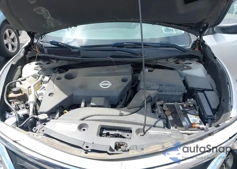 2013 Nissan Altima 2.5 Sv z USA, uszkodzony, nr VIN 1N4AL3AP8DC910787